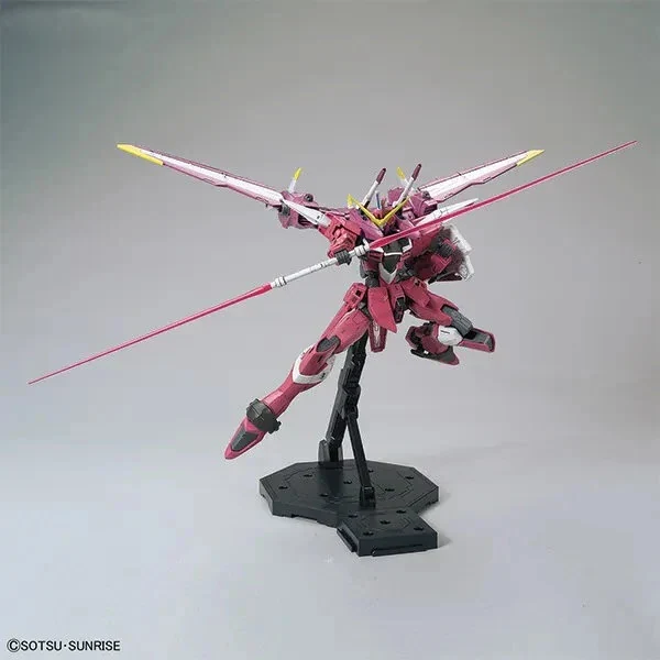 MG 1/100 ZGMF-X09A Justice Gundam Model Kit - Image 4