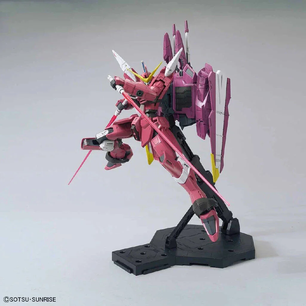 MG 1/100 ZGMF-X09A Justice Gundam Model Kit - Image 6